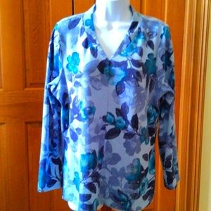 Denim & Company Long sleeved v-neck blue floral sweater